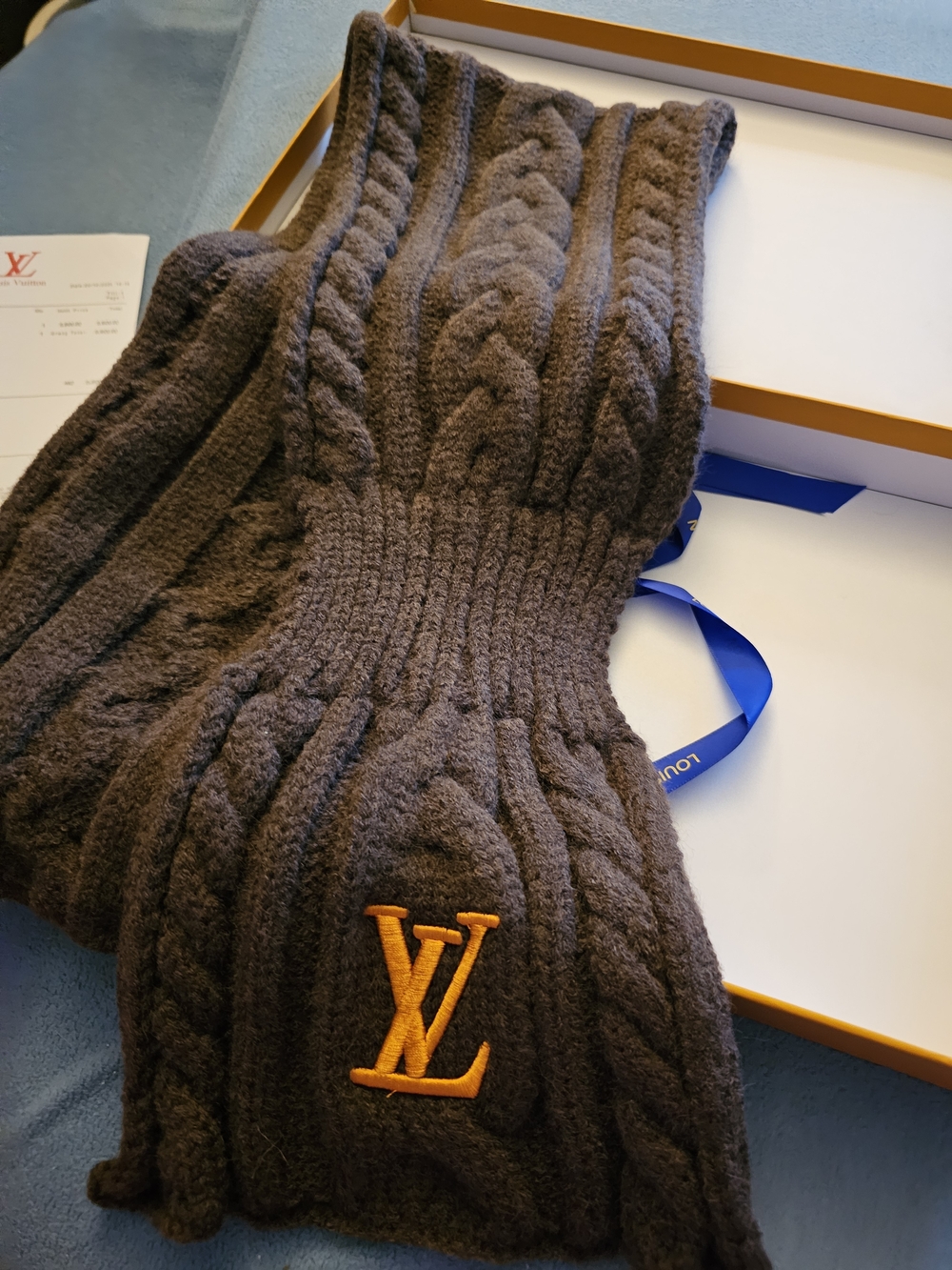 Louis Vuitton Gray "Only Louis Mini Knit Cable Scarf" with Yellow LV Monogram - Picture 5 of 5